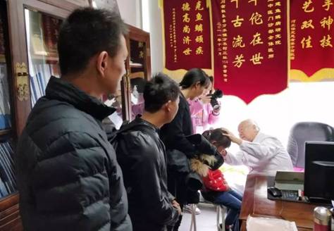 《人鱼天使》鱼鳞女孩“小何”破茧成蝶，重见新皮肤！